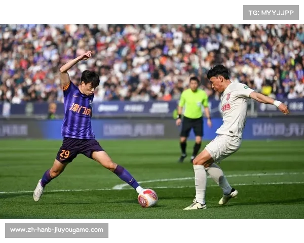 体验中超足球游戏带来真实赛场快感让你感受每一次进攻与防守的紧张刺激 体验中超足球游戏带来真实赛场快感让你感受每一次进攻与防守的紧张刺激